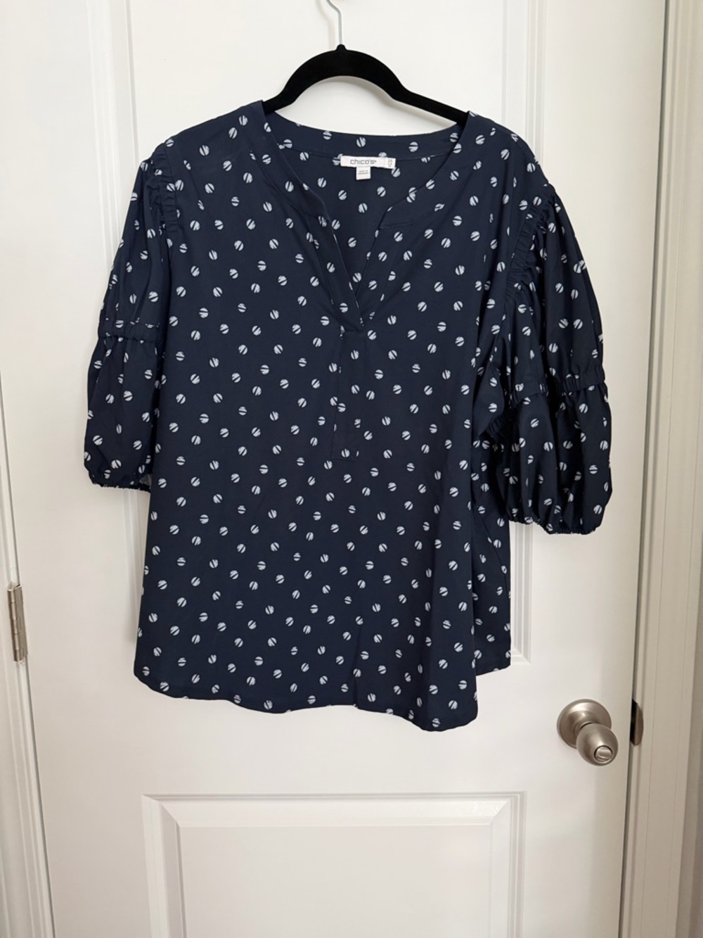 Chico's NWOT Navy Polka Dot Split-Neck Puff Sleeve Blouse